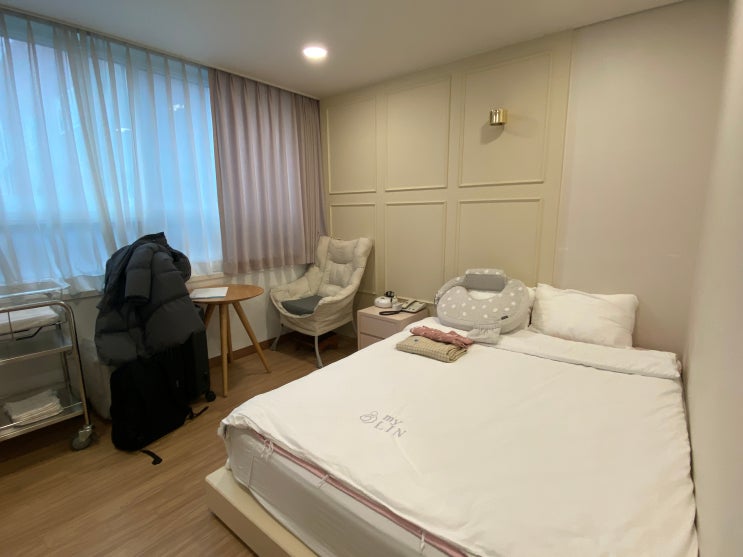 객실,침대,아기침대,조리원룸