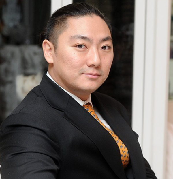 김중도 대표 "아버지가 원망스러웠다"…故 앙드레김 외아들의 눈물 고백
