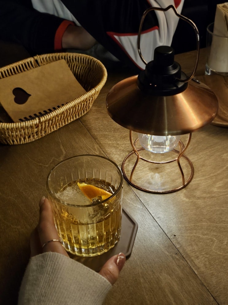 Godo (Solo Drinking Bar) Yeonnam Branch