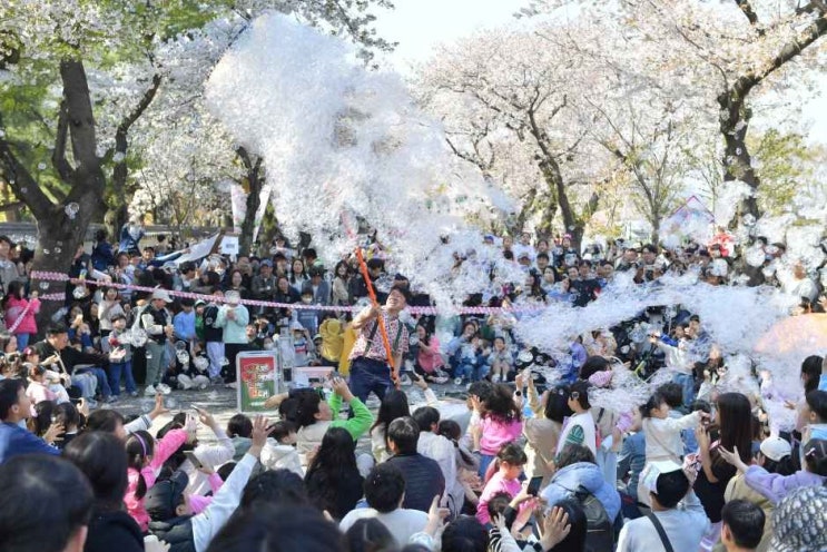 경주 대릉원돌담길 축제 경상북도 가볼만한곳 | 2026 주차, 입장료, ....
