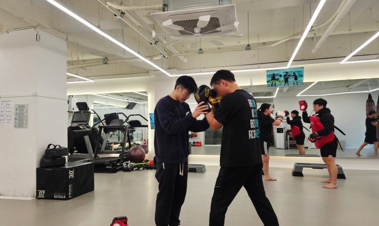 [부천 킥복싱] 라온 킥복싱, 오늘의 미트 훈련과 기술 연습! : 네이버 블로그
