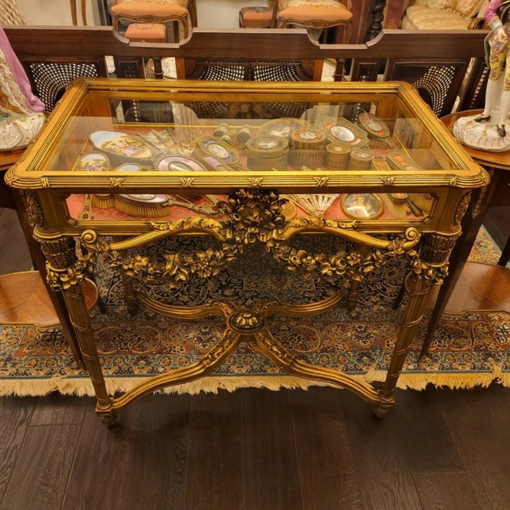 앤틱 길트우드 비트리니 테이블 Giltwood vitrine table : 네이버 블로그
