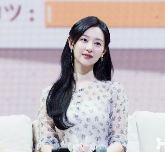 로우번 포니테일부터 긴머리 반묶음, 똥머리까지! 헤어 묶는 방법 총정리