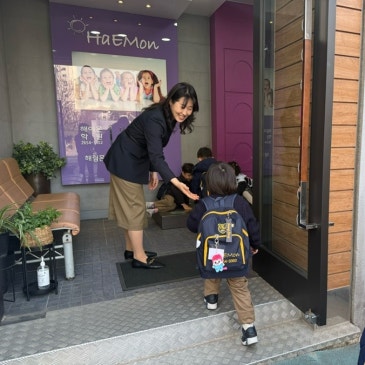 ▷영어 한마디 못해도 괜찮을까요?ㅣ1년차 영유 첫 적응 이야기 RSS 대표 이미지