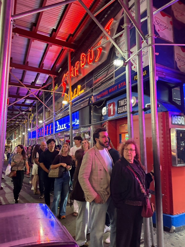 [미국/뉴욕] 엘렌스 스타더스트 다이너 Ellen’s Stardust Diner ⭐️ 타임....
