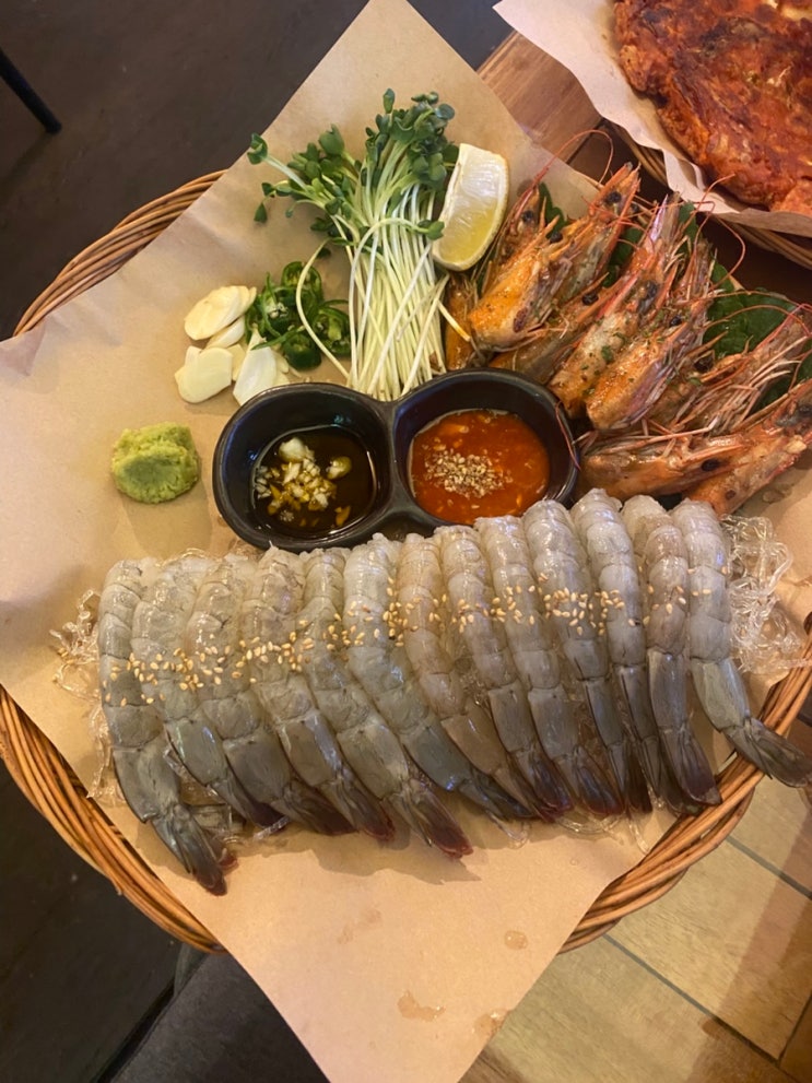 [잠실 맛집] 생새우회가 땡겨서 '라스트 춘선 방이직영점' : 네이버 블로그