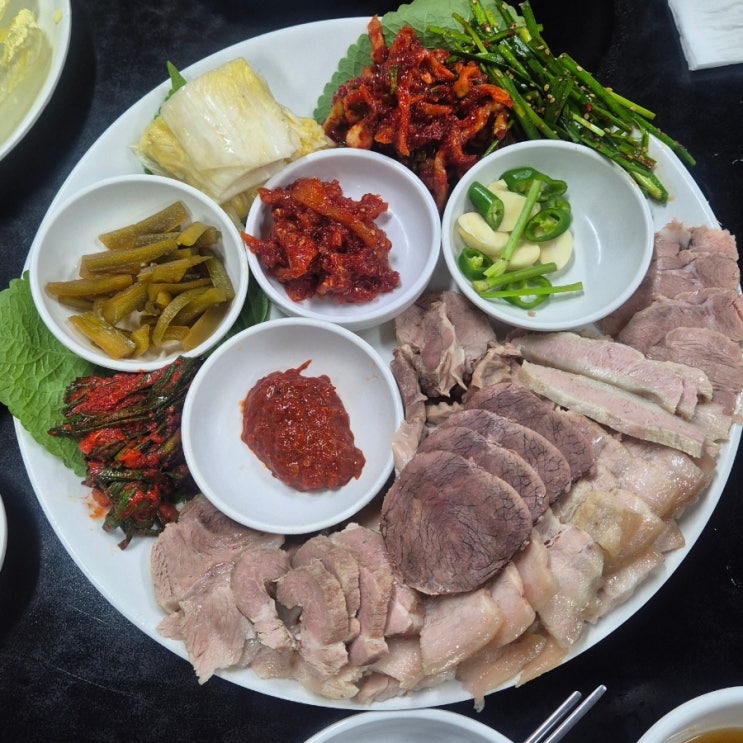 강남역 보쌈 청류벽 메뉴 제복쟁반, 들기름막국수, 감자전 평일저녁 웨이팅 : 네이버 블로그