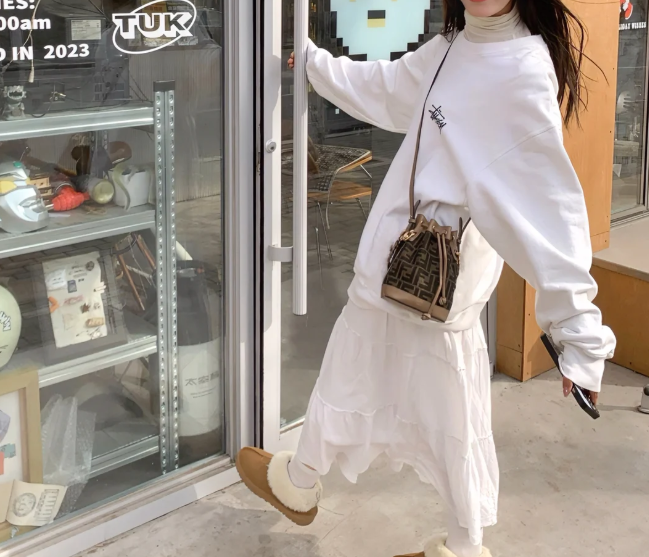 작아서 더 귀여운 펜디 몬트레조 버킷백! 은근 매력 있네요!! : 네이버 블로그