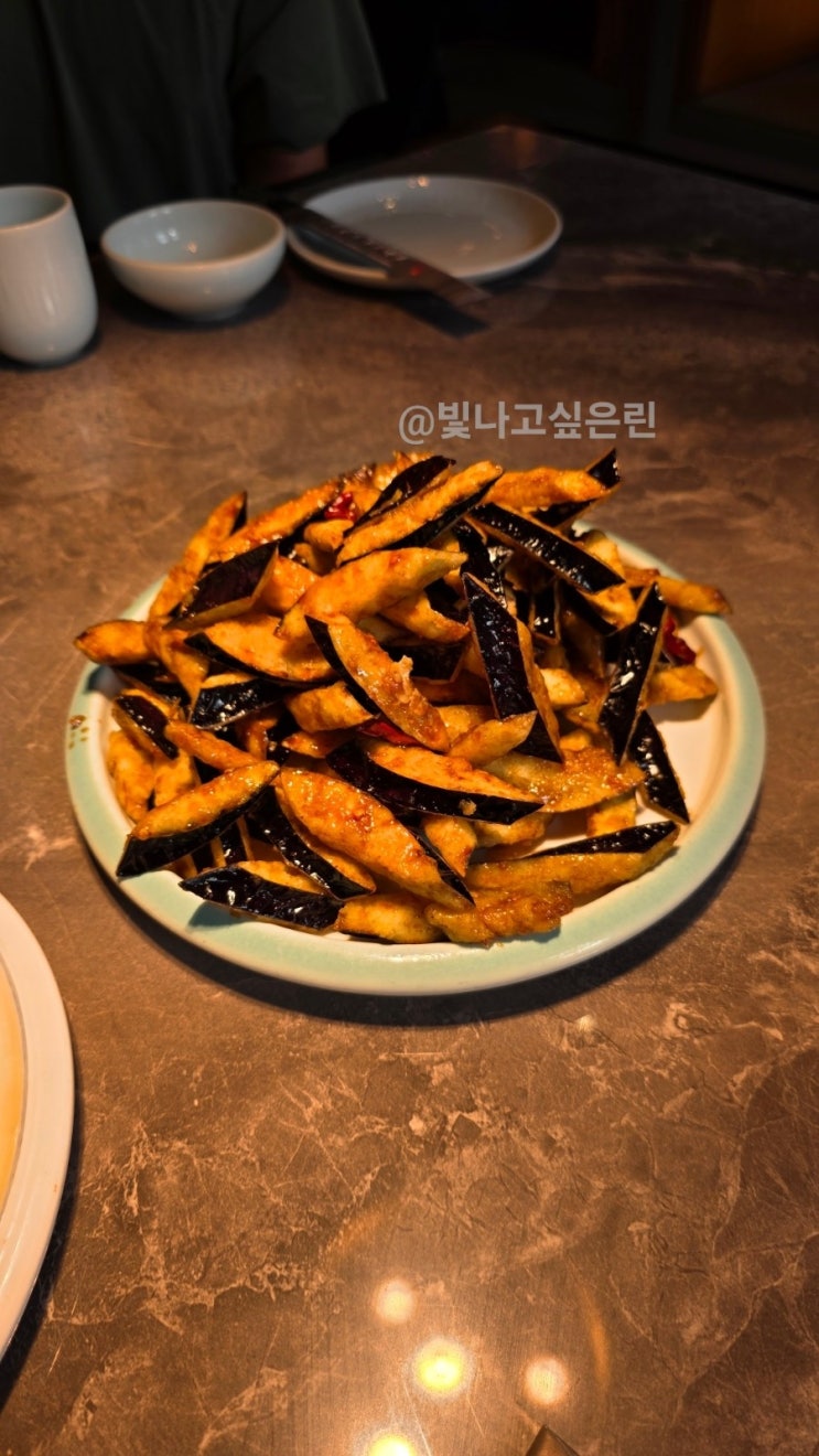 중국여행 칭다오 중산로 맛집 메이다얼, 둘이 갔다가 4명이 된 이유.....
