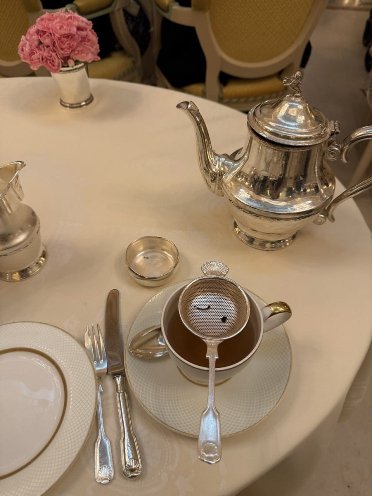 [신혼여행 DAY4] Ritz Afternoon Tea, 세인트제임스 파크, Dishoom, 맘마미아 : 네이버 블로그