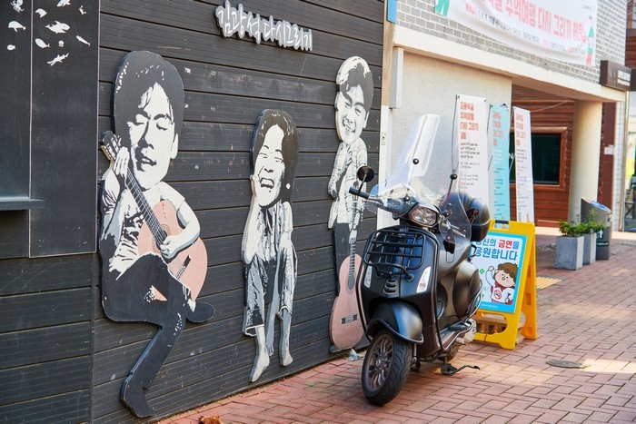 대구 중구 김광석다시그리기길 — 벽화 골목과 방천시장 산책