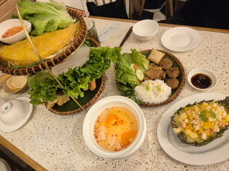 나트랑 시내 로컬맛집 비벳꾸안 / 청결하고 에어컨 빵빵 feat. 반쎄오....