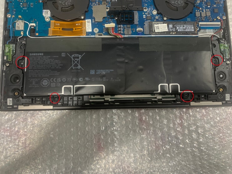 [난이도 : 쉬움] 갤럭시북2 Pro 360 배터리 교체 방법! NT950QED 분리부터 장착까지 : 네이버 블로그