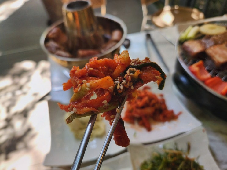 포천이동갈비 이맛갈비, 계곡뷰 포토존과 넓은 주차로 편한 곳