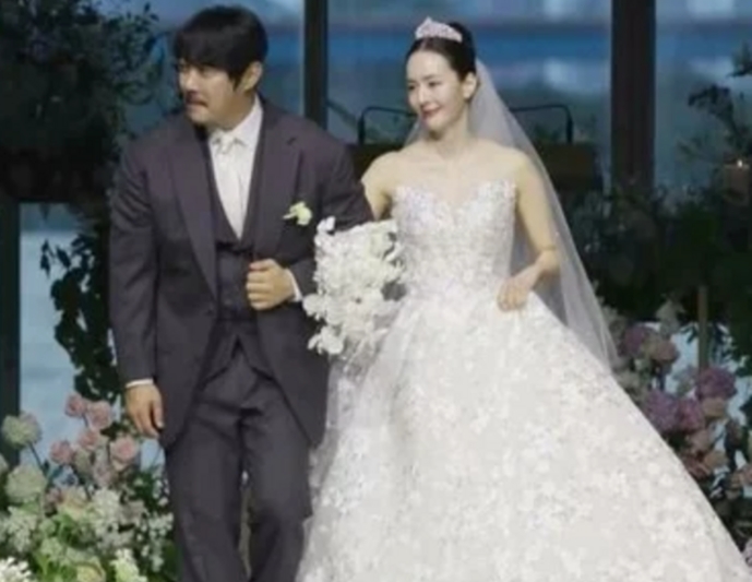 아이 셋 낳고 올린 결혼식…KCM 부부가 행진할 때 첫째 딸이 준비한 것 : 네이버 블로그