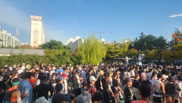 광주서창 억새노을 마라톤(선셋 런)노을과 함께 달려보는 억새 축제만의 특별한 경험 일시:10.17(토)/16:00 출발: 상무 시민공원 내용: 5km,10km 억새축제장 도착