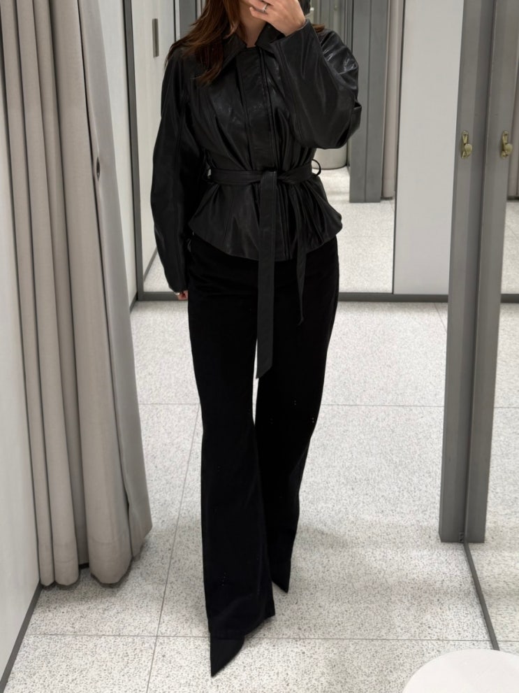 자라 매장 가을옷 입어보기 ZARA 가을 신상 2026 가죽자켓 이너 긴팔티 청바지 등 : 네이버 블로그