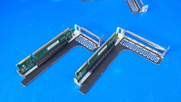 IBM PCI-Express x16 Riser Card 43V6934, 43V6935 / IBM System x3550 M2 ...