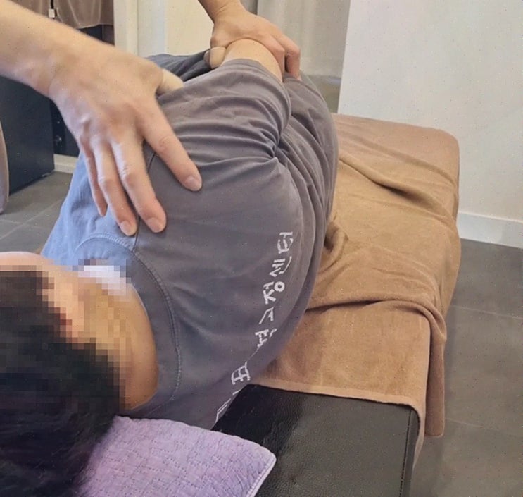 수원도수치료 고민이라면? 18년 노하우로 원인 근육 잡는 국가대표체형교정센터 광교점